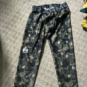 Under Armour Black and Green Leggings Athletic Performance- never worn!!!